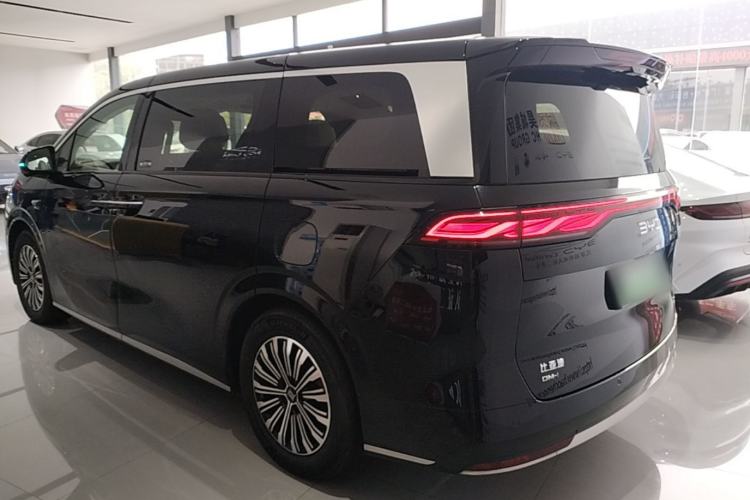 Used BYD Xia 2025 DM-i 1.5T 180km Excellence Model Rear Left 45 Deg