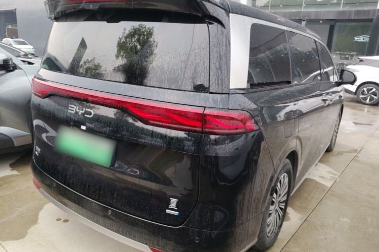 Used BYD Xia 2025 DM-i 1.5T 180km Excellence Model Rear Right 45 Deg