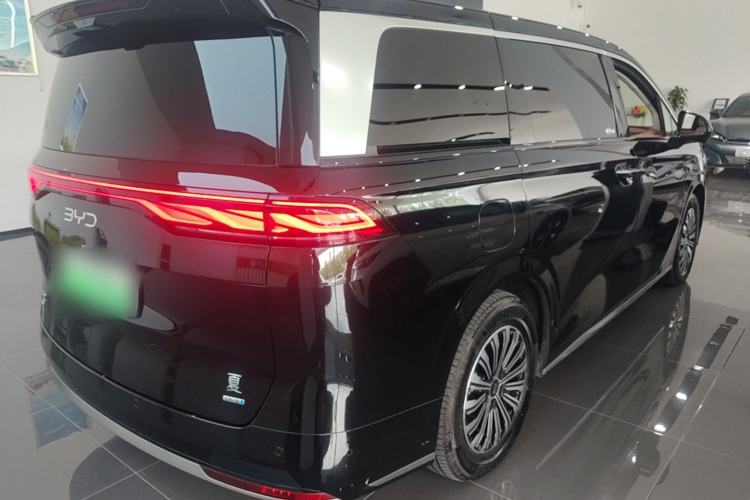 Used BYD Xia 2025 DM-i 1.5T 180km Excellence Model Rear Right 45 Deg