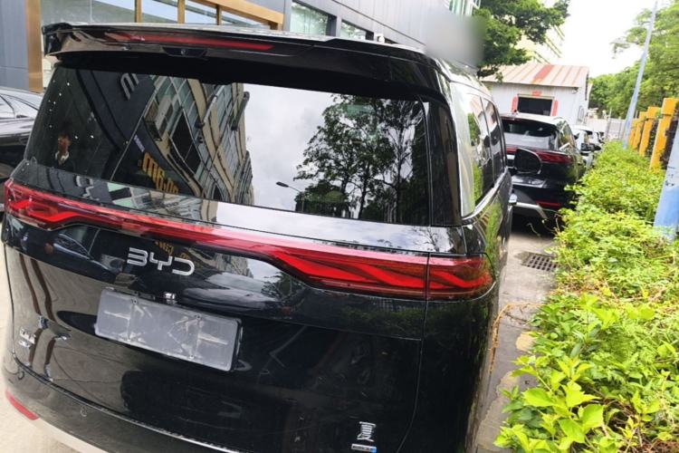 Used BYD Xia 2025 DM-i 1.5T 180km Excellence Model Rear Right 45 Deg