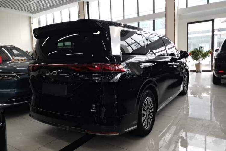 Used BYD Xia 2025 DM-i 1.5T 180km Beyond Edition Rear Right 45 Deg