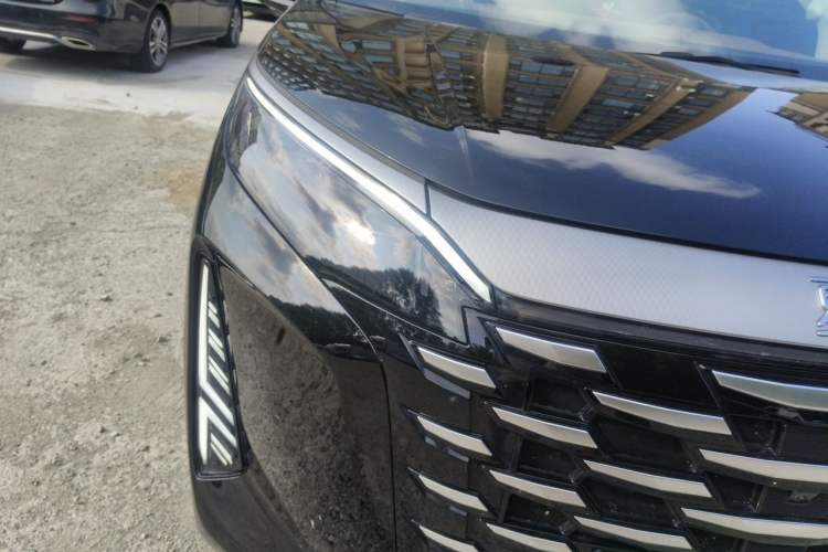 Used BYD Xia 2025 DM-i 1.5T 180km Excellence Model Right Front Headlight