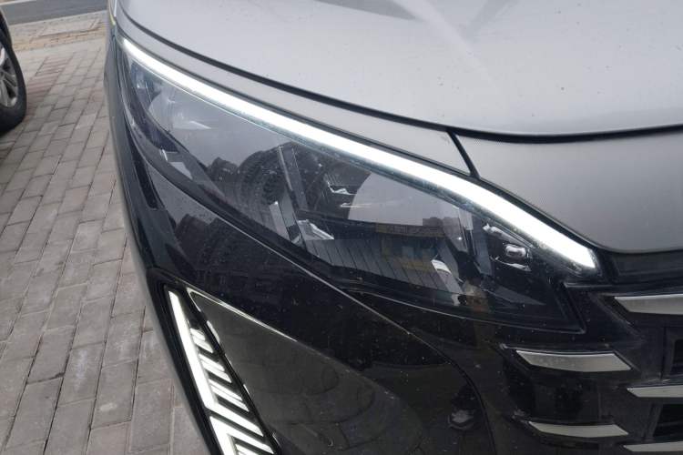 Used BYD Xia 2025 DM-i 1.5T 180km Excellence Model Right Front Headlight