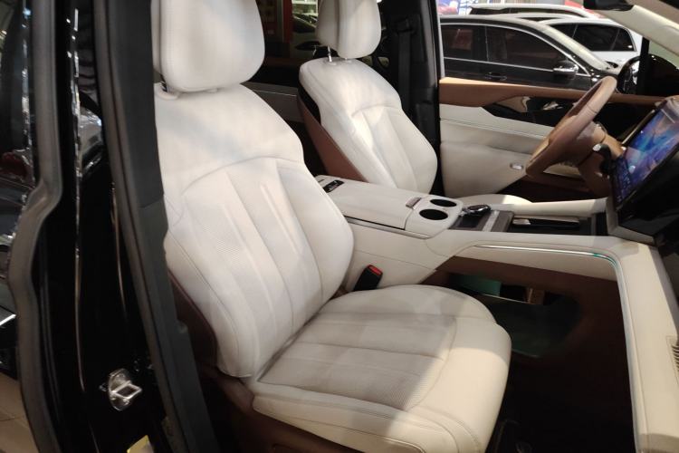 Used BYD Xia 2025 DM-i 1.5T 180km Excellence Model Right Front Seat