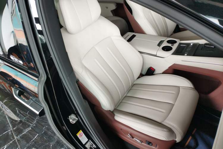 Used BYD Xia 2025 DM-i 1.5T 180km Beyond Edition Right Front Seat