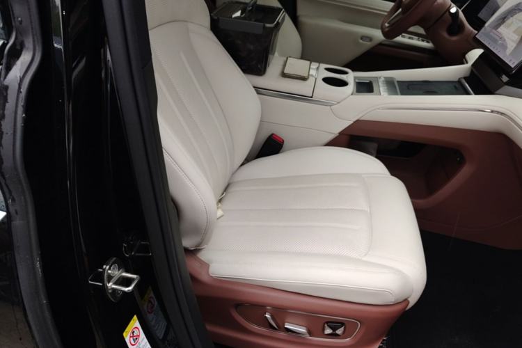 Used BYD Xia 2025 DM-i 1.5T 180km Excellence Model Right Front Seat