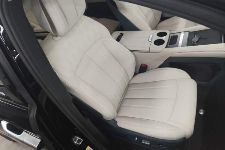 Used BYD Xia 2025 DM-i 1.5T 180km Beyond Edition Right Front Seat