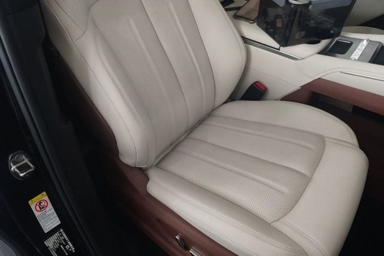 Used BYD Xia 2025 DM-i 1.5T 180km Excellence Model Right Front Seat