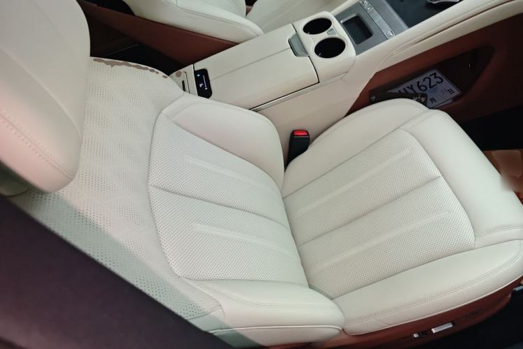Used BYD Xia 2025 DM-i 1.5T 180km Beyond Edition Right Front Seat
