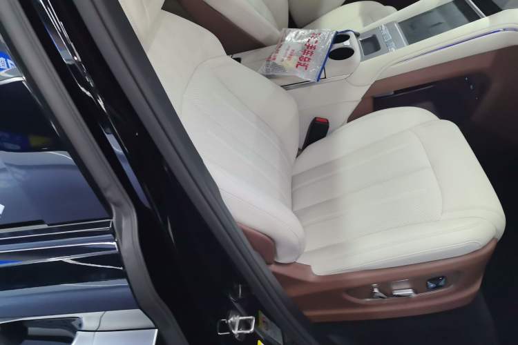 Used BYD Xia 2025 DM-i 1.5T 180km Beyond Edition Right Front Seat