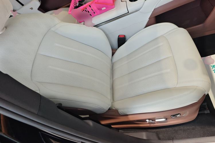 Used BYD Xia 2025 DM-i 1.5T 180km Excellence Model Right Front Seat