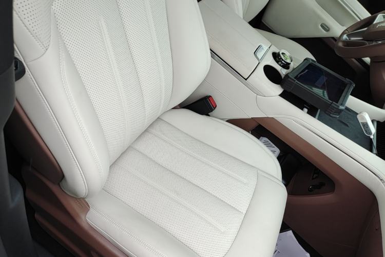 Used BYD Xia 2025 DM-i 1.5T 180km Beyond Edition Right Front Seat
