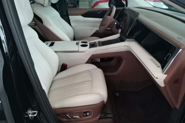 Used BYD Xia 2025 DM-i 1.5T 180km Beyond Edition Right Front Seat