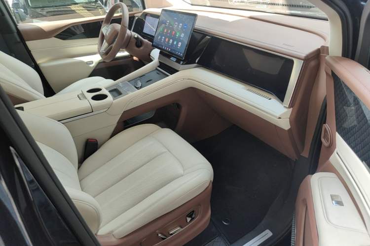 Used BYD Xia 2025 DM-i 1.5T 180km Excellence Model Right Front Seat