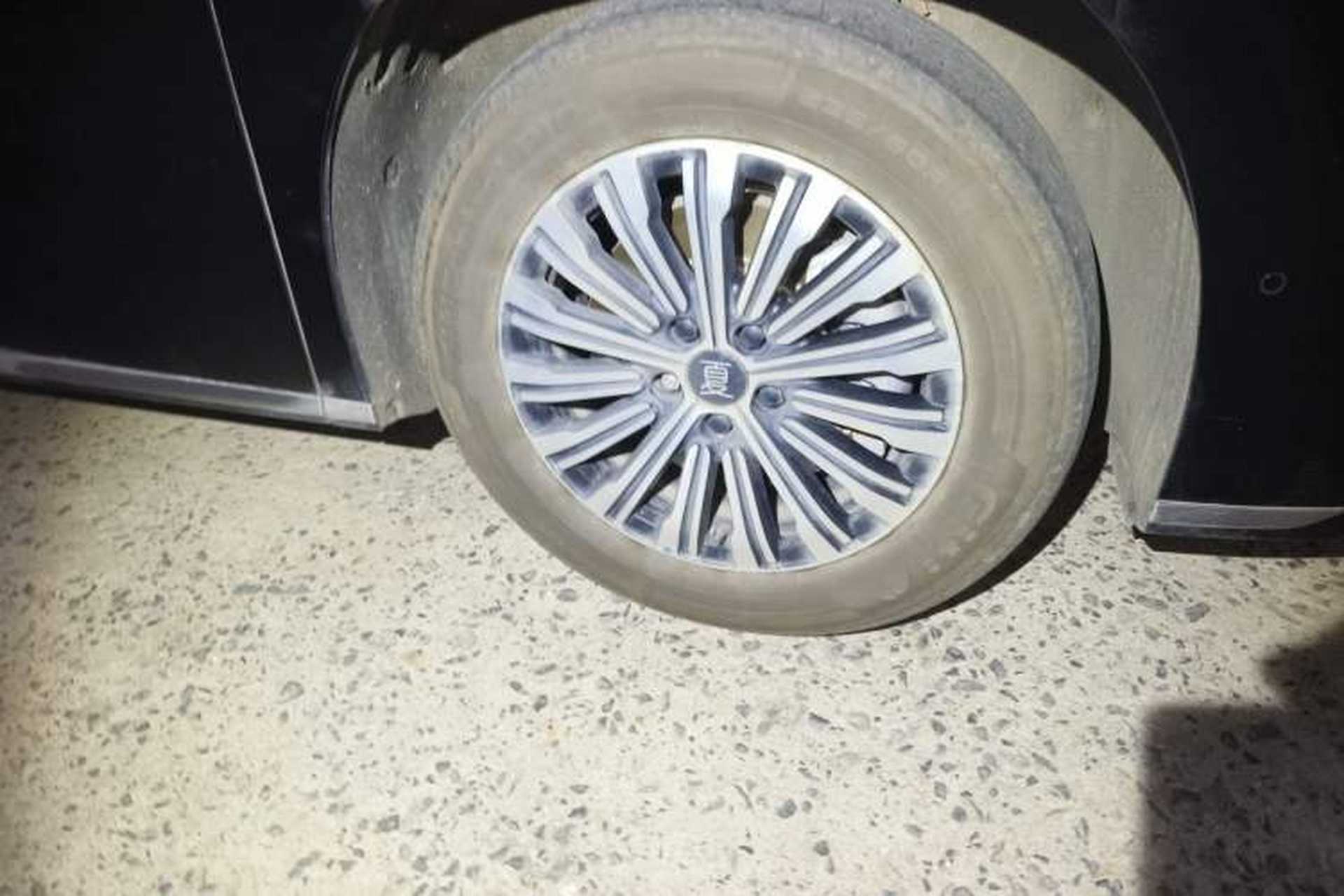 Used BYD Xia 2025 DM-i 1.5T 100km Supreme Edition Right Front Wheel Hub
