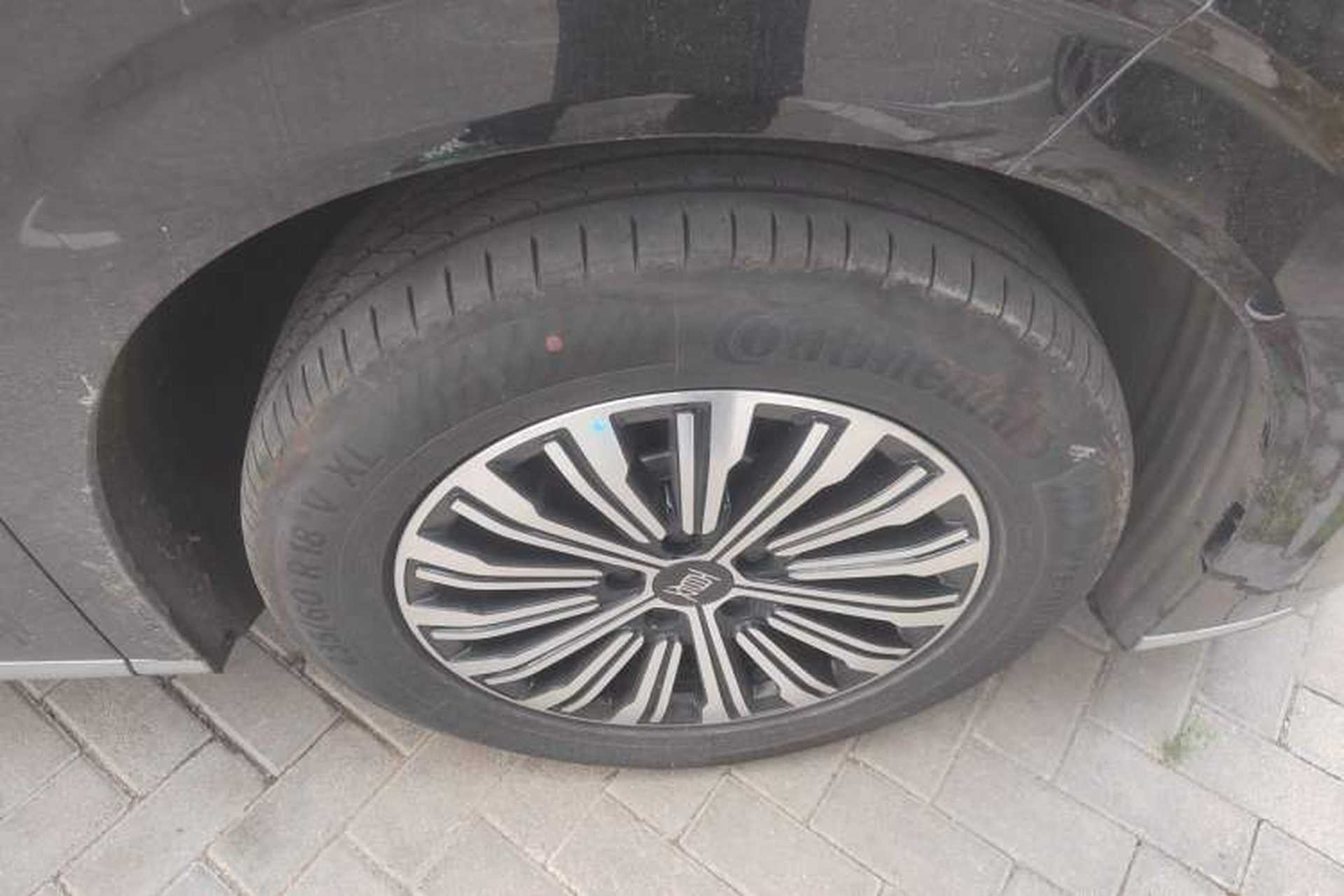 Used BYD Xia 2025 DM-i 1.5T 180km Beyond Edition Right Front Wheel Hub