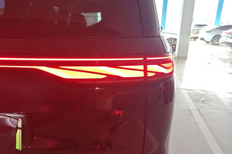 Used BYD Xia 2025 DM-i 1.5T 180km Beyond Edition Right Rear Taillight