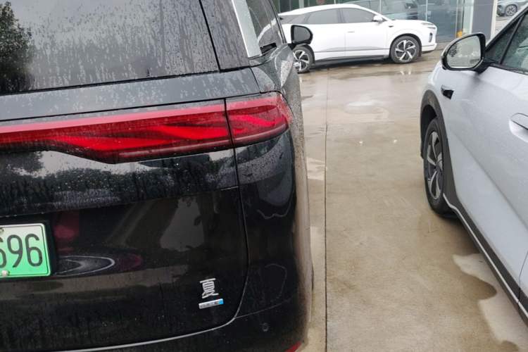 Used BYD Xia 2025 DM-i 1.5T 180km Excellence Model Right Rear Taillight