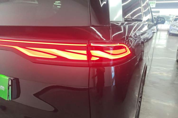 Used BYD Xia 2025 DM-i 1.5T 180km Beyond Edition Right Rear Taillight