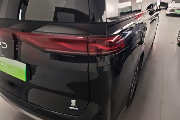 Used BYD Xia 2025 DM-i 1.5T 180km Beyond Edition Right Rear Taillight