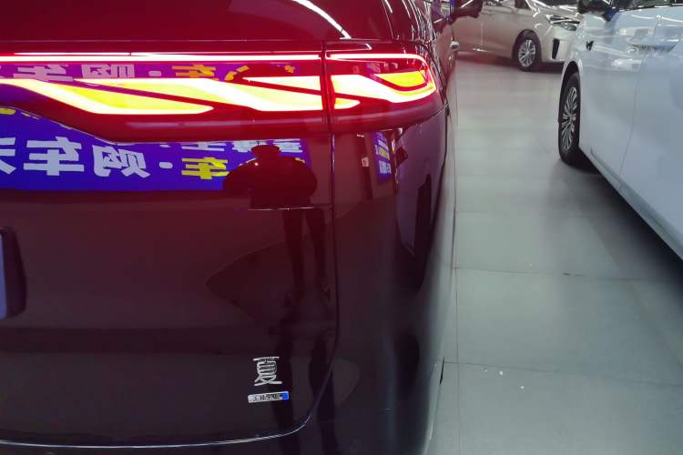 Used BYD Xia 2025 DM-i 1.5T 180km Beyond Edition Right Rear Taillight