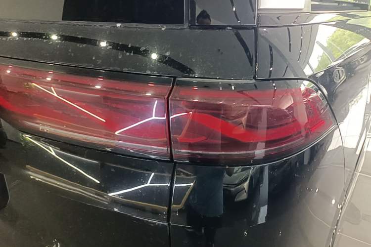Used BYD Xia 2025 DM-i 1.5T 180km Beyond Edition Right Rear Taillight