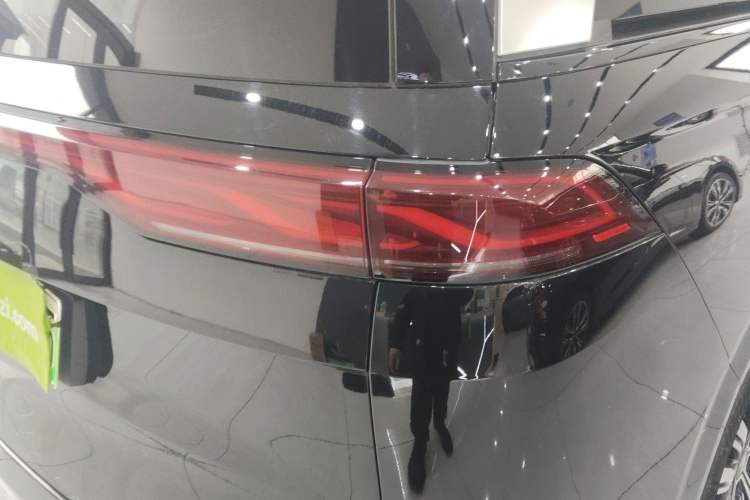 Used BYD Xia 2025 DM-i 1.5T 180km Excellence Model Right Rear Taillight