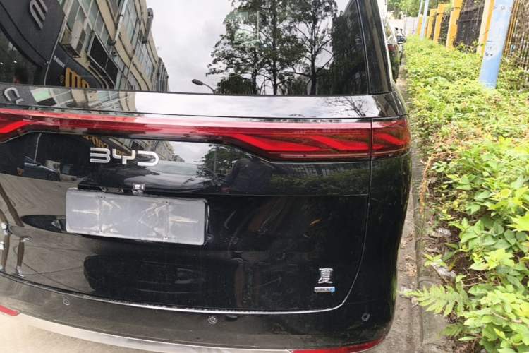 Used BYD Xia 2025 DM-i 1.5T 180km Excellence Model Right Rear Taillight