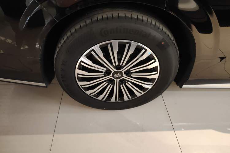 Used BYD Xia 2025 DM-i 1.5T 180km Excellence Model Right Rear Wheel Hub