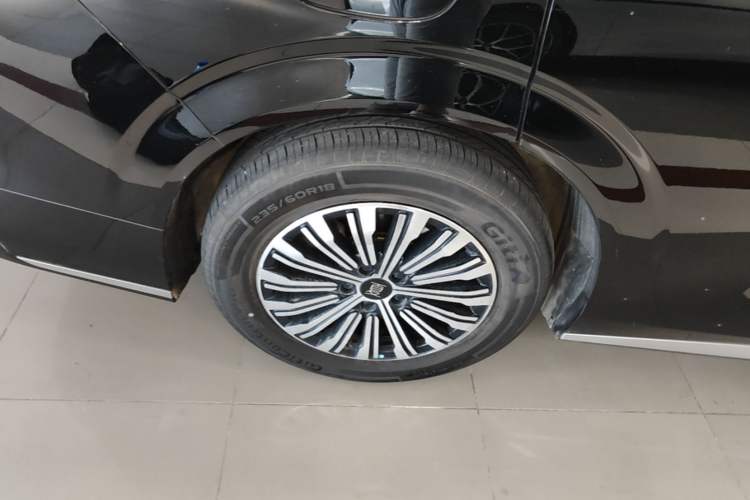 Used BYD Xia 2025 DM-i 1.5T 100km Supreme Edition Right Rear Wheel Hub