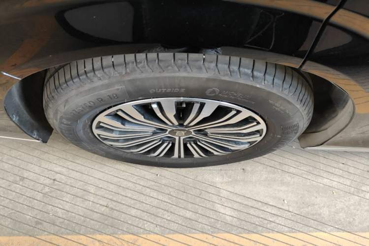 Used BYD Xia 2025 DM-i 1.5T 180km Excellence Model Right Rear Wheel Hub
