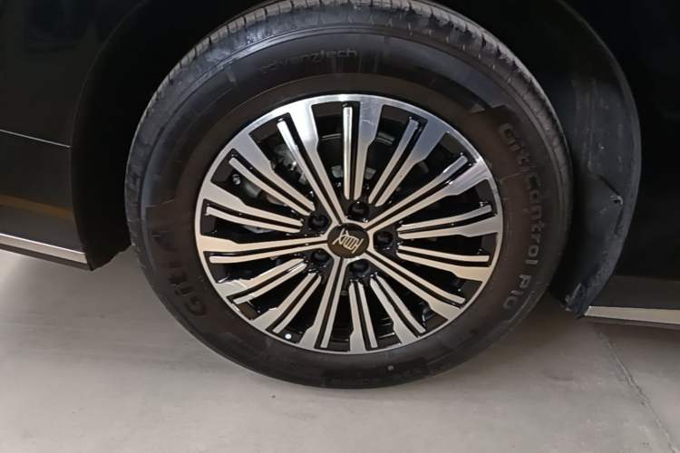 Used BYD Xia 2025 DM-i 1.5T 100km Supreme Edition Right Rear Wheel Hub