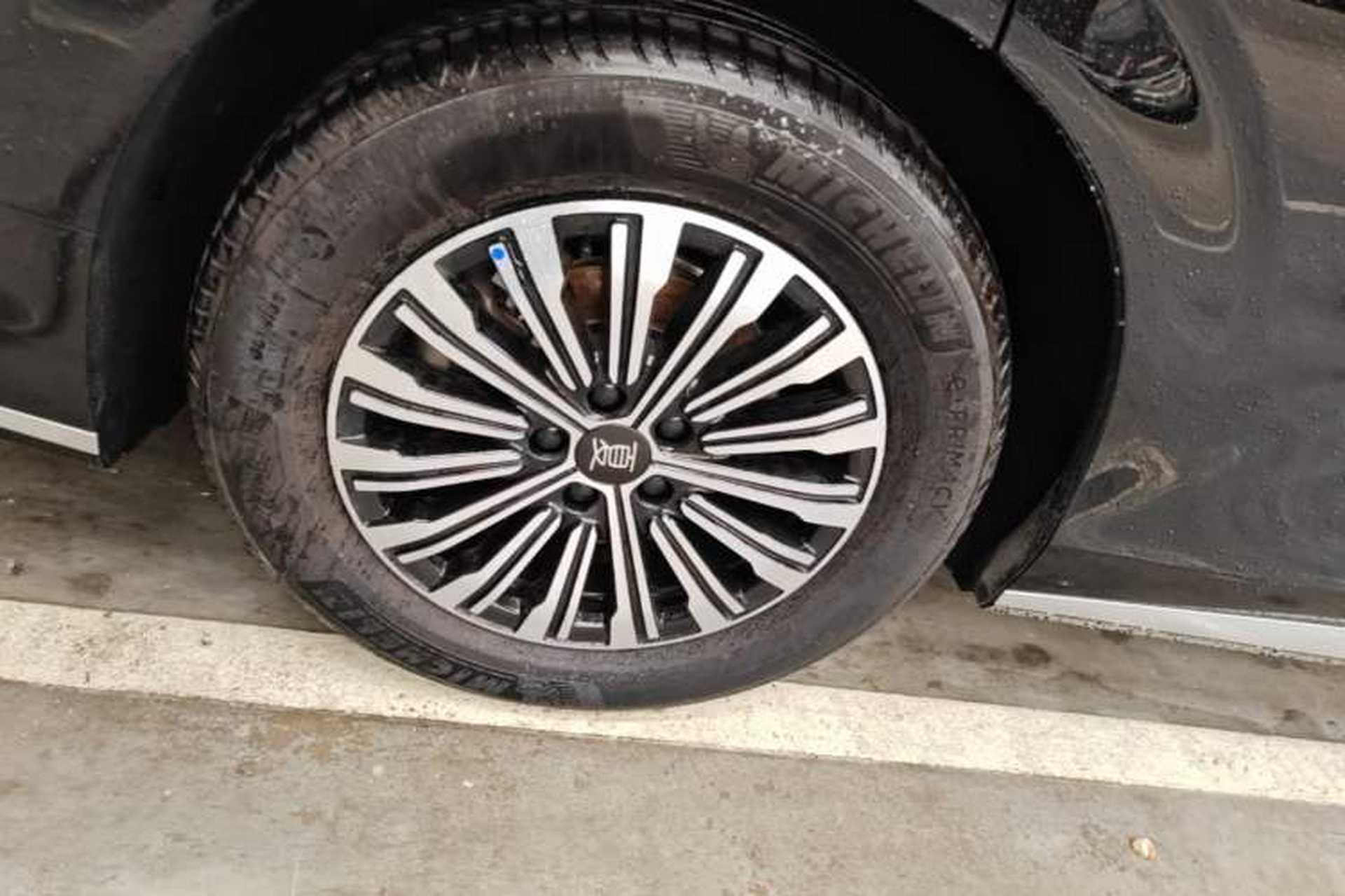 Used BYD Xia 2025 DM-i 1.5T 180km Beyond Edition Right Rear Wheel Hub