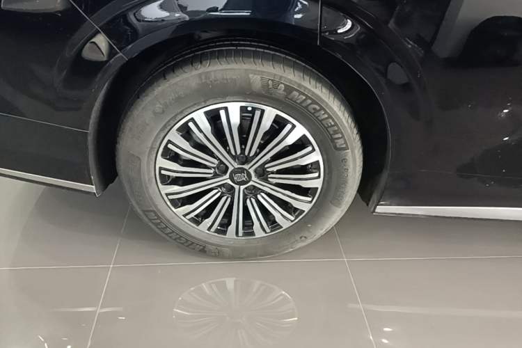 Used BYD Xia 2025 DM-i 1.5T 180km Beyond Edition Right Rear Wheel Hub