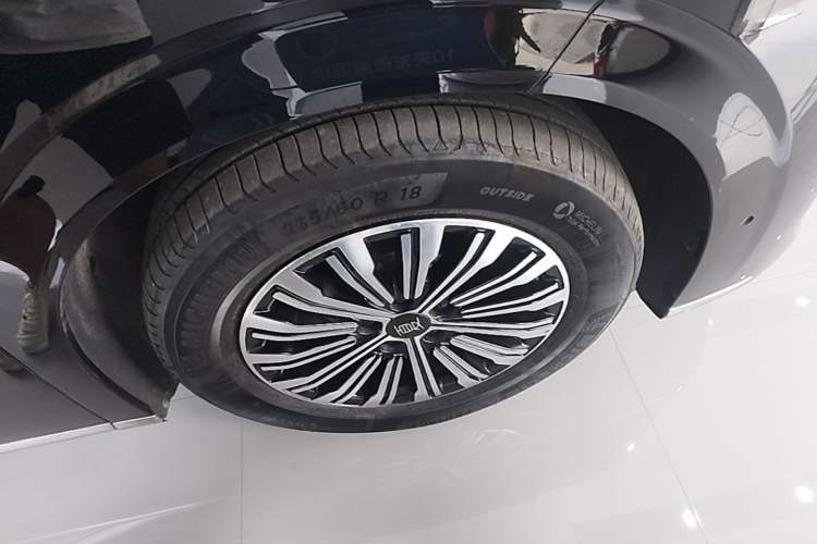 Used BYD Xia 2025 DM-i 1.5T 180km Excellence Model Right Rear Wheel Hub