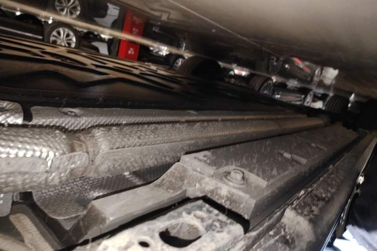 Used BYD Xia 2025 DM-i 1.5T 180km Excellence Model Right Side Sill