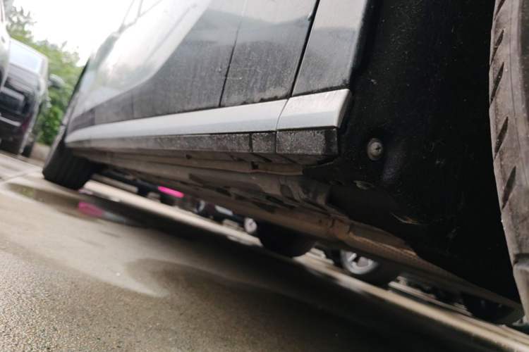 Used BYD Xia 2025 DM-i 1.5T 180km Excellence Model Right Side Sill
