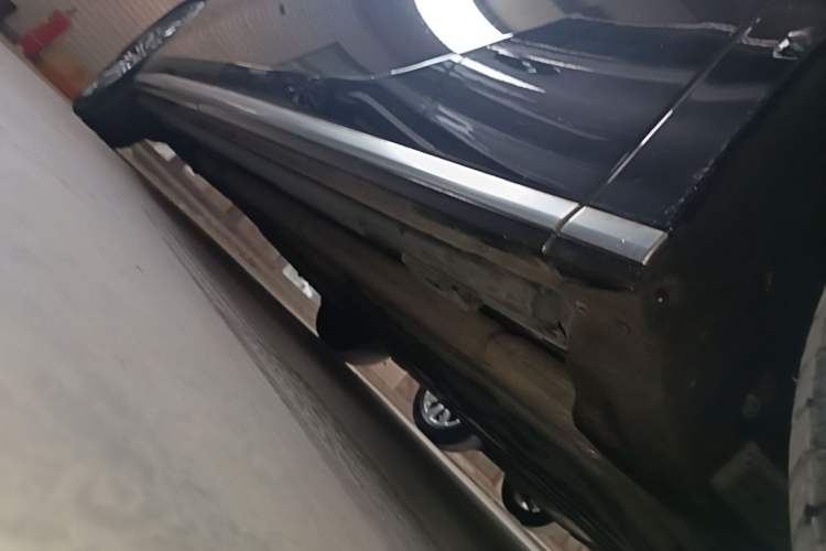 Used BYD Xia 2025 DM-i 1.5T 100km Supreme Edition Right Side Sill