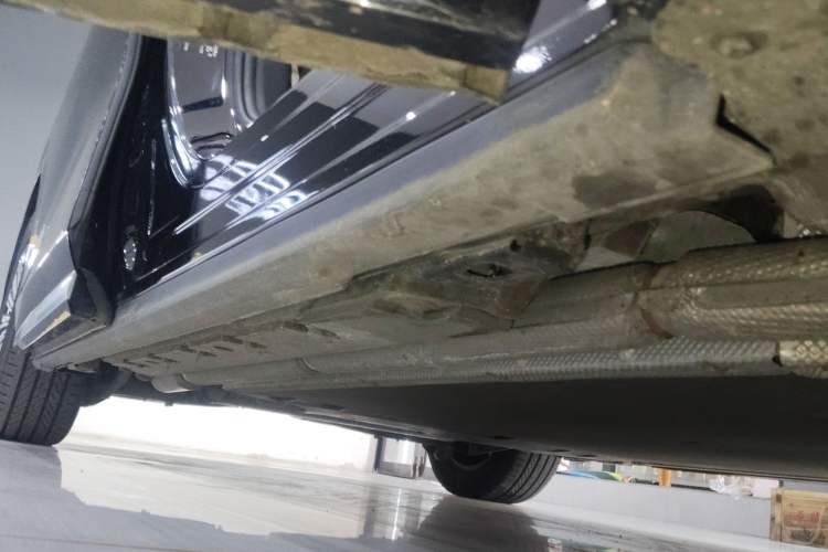 Used BYD Xia 2025 DM-i 1.5T 180km Excellence Model Right Side Sill