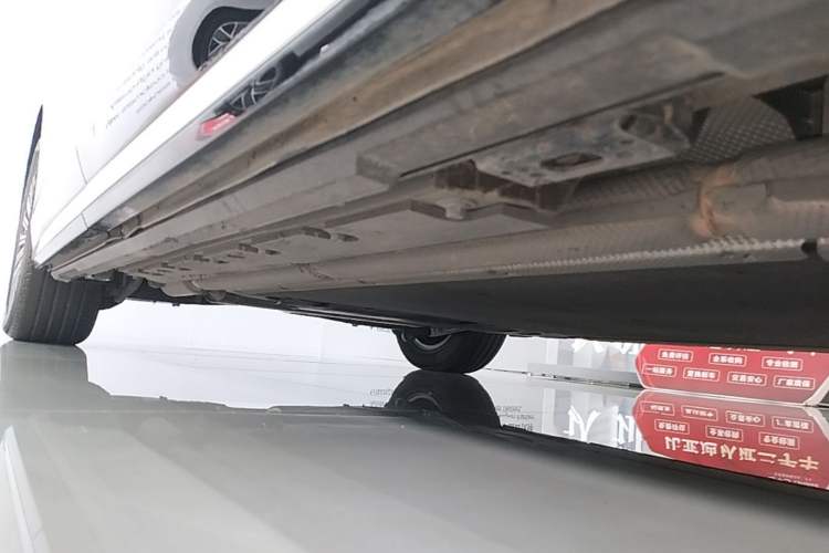 Used BYD Xia 2025 DM-i 1.5T 180km Excellence Model Right Side Sill