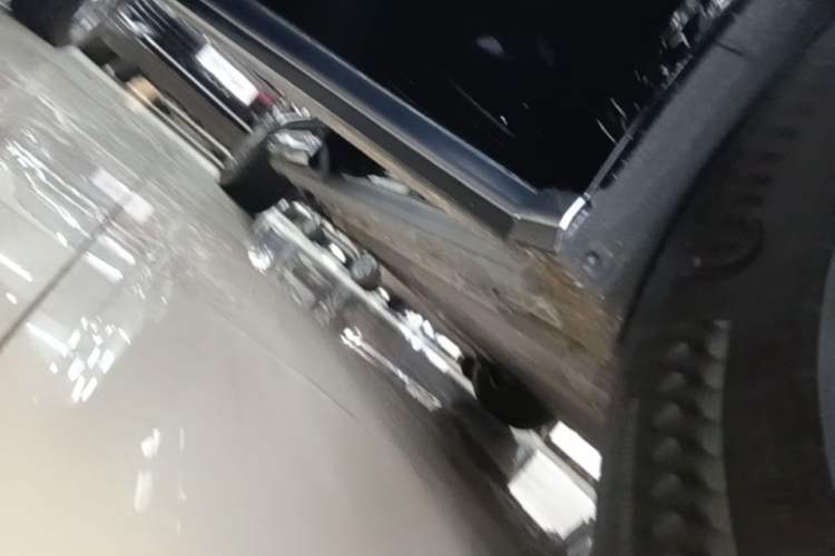 Used BYD Xia 2025 DM-i 1.5T 180km Excellence Model Right Side Sill