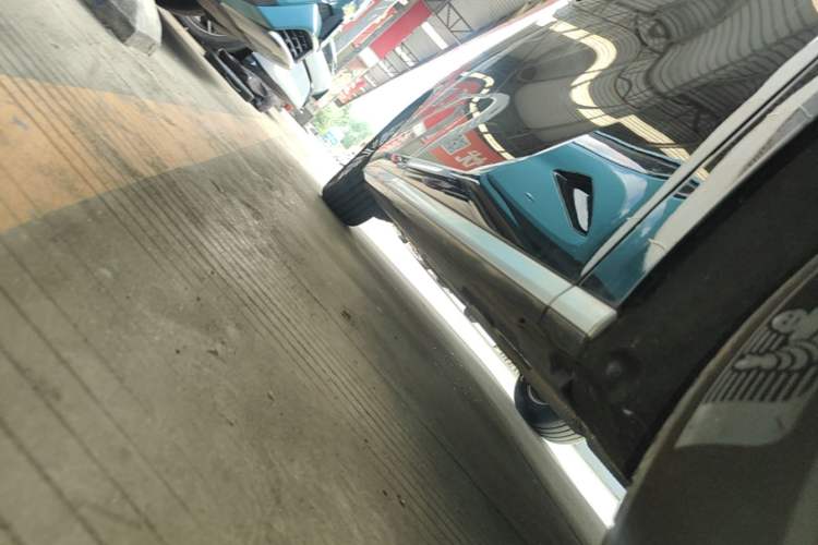 Used BYD Xia 2025 DM-i 1.5T 180km Excellence Model Right Side Sill