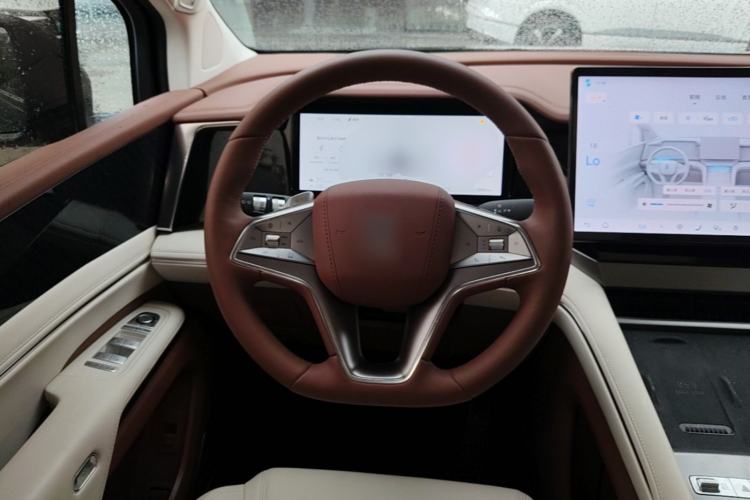 Used BYD Xia 2025 DM-i 1.5T 180km Excellence Model Steering Wheel