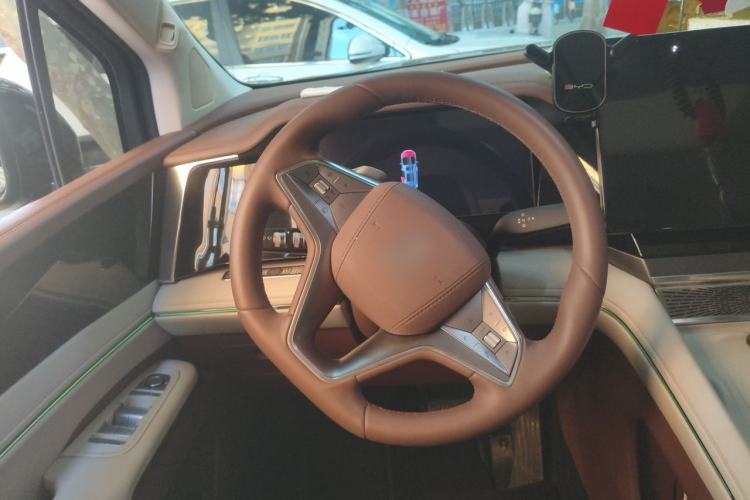 Used BYD Xia 2025 DM-i 1.5T 180km Excellence Model Steering Wheel