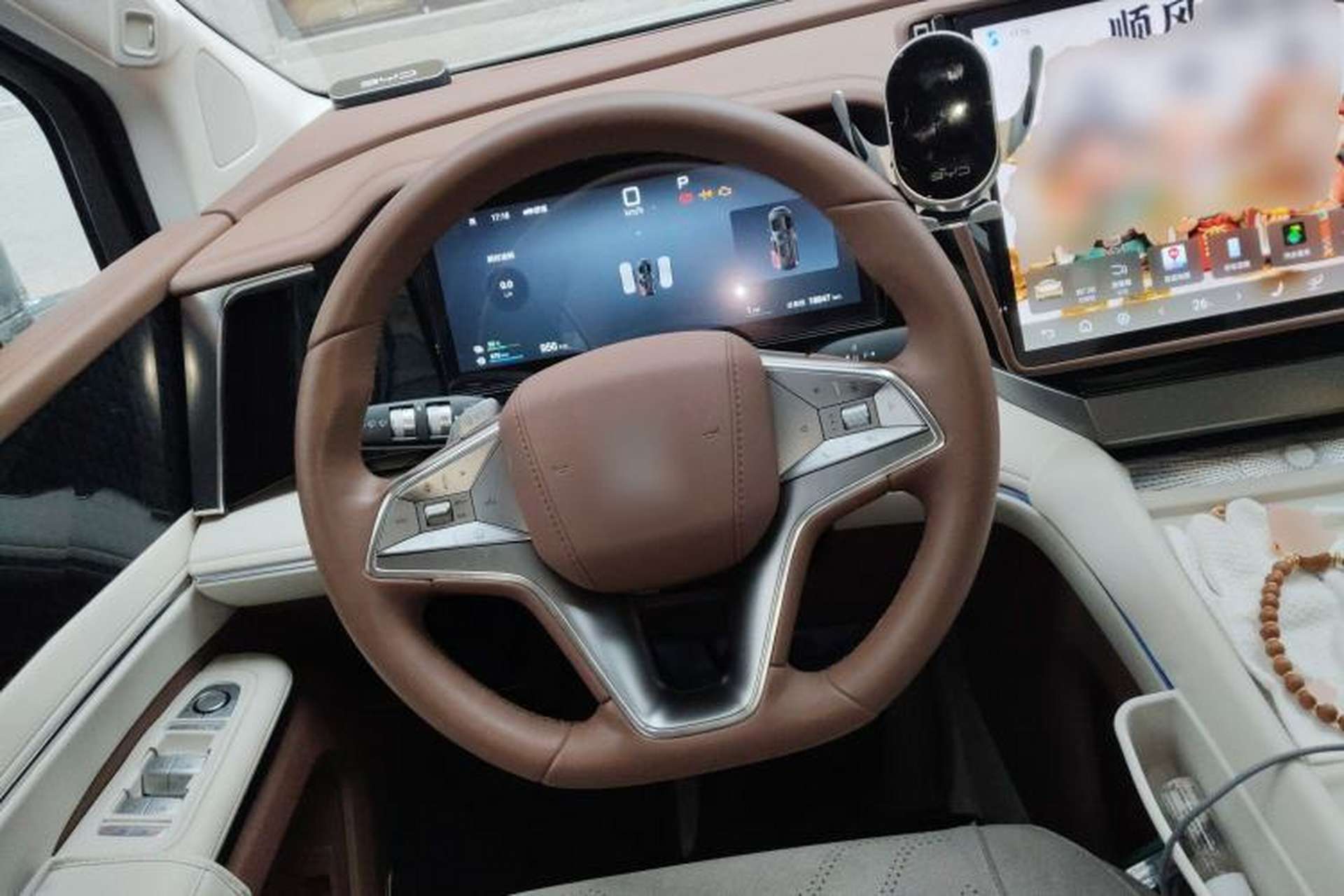 Used BYD Xia 2025 DM-i 1.5T 180km Excellence Model Steering Wheel