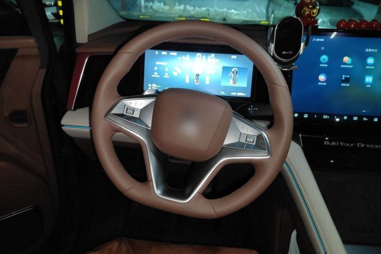 Used BYD Xia 2025 DM-i 1.5T 100km Supreme Edition Steering Wheel