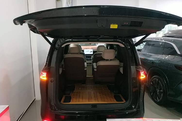 Used BYD Xia 2025 DM-i 1.5T 180km Beyond Edition Trunk