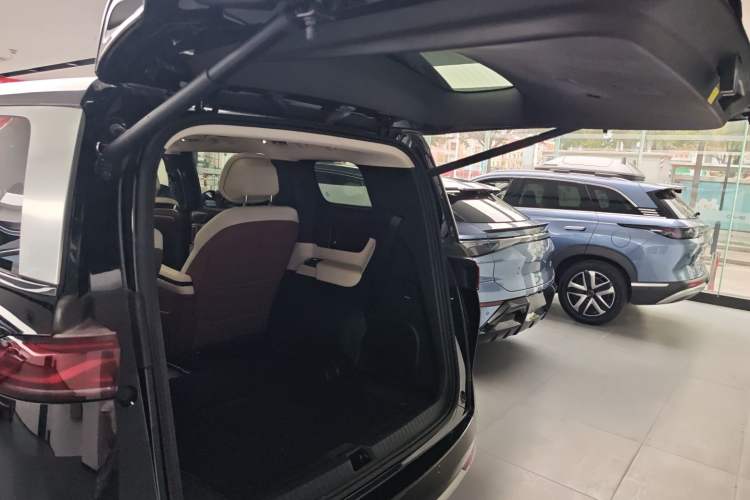 Used BYD Xia 2025 DM-i 1.5T 180km Beyond Edition Trunk