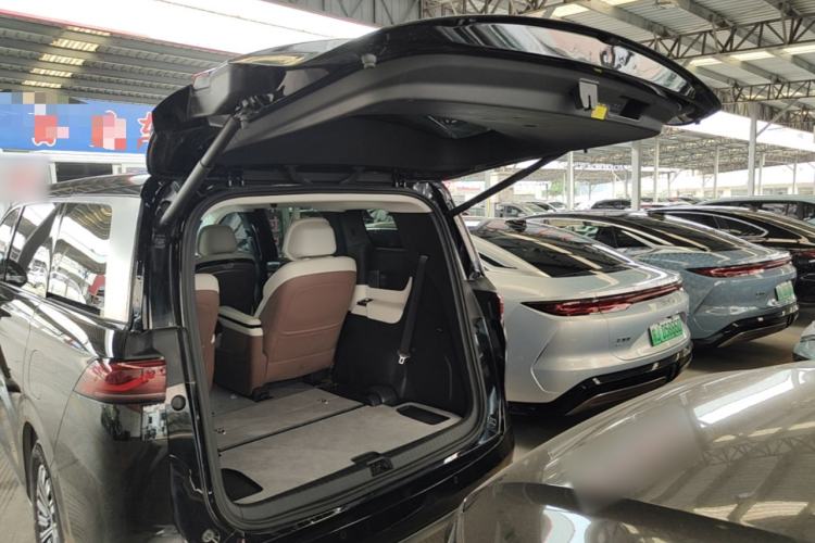 Used BYD Xia 2025 DM-i 1.5T 180km Excellence Model Trunk