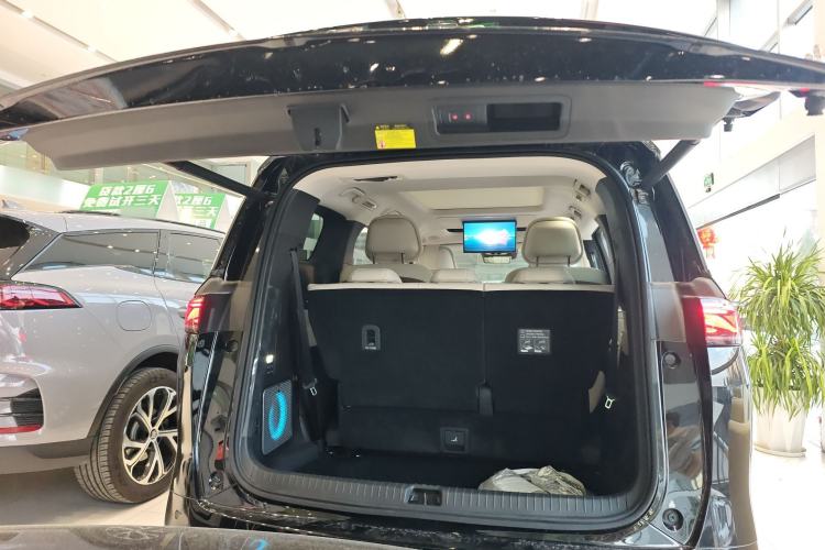 Used BYD Xia 2025 DM-i 1.5T 180km Excellence Model Trunk